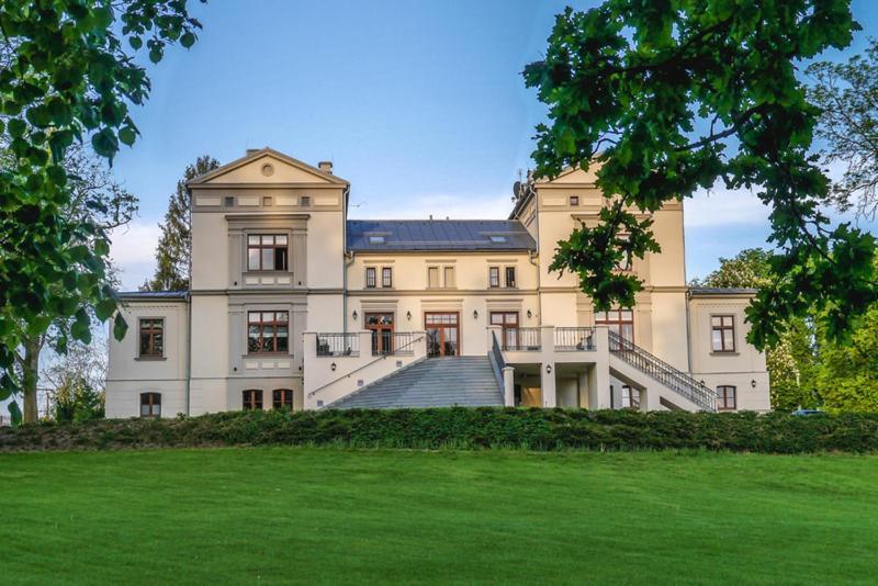 Palac Warlity Olsztynek Exterior photo